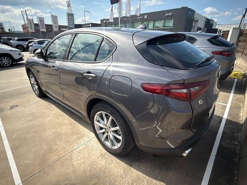 Alfa Romeo Stelvio 2017 2.2 t Business Q4 210cv auto my19
