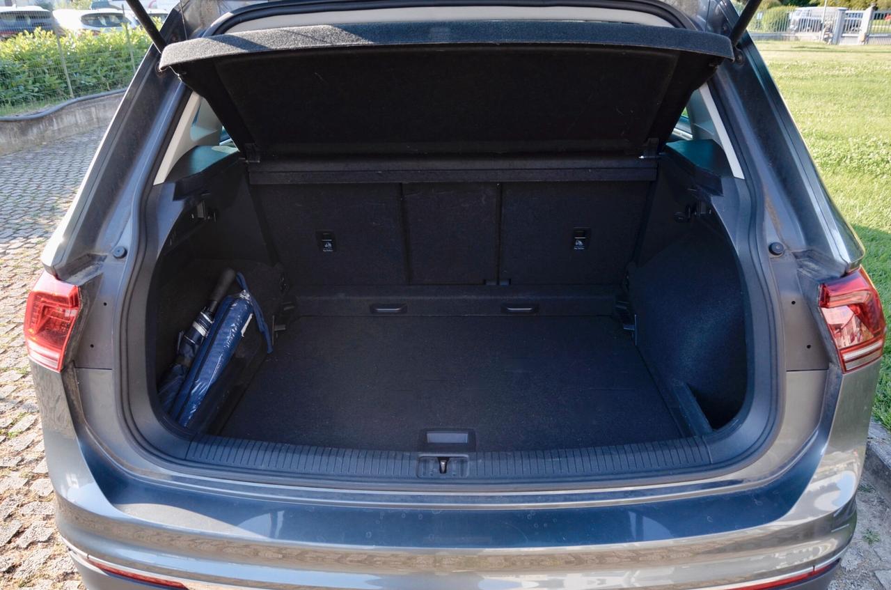 VOLKSWAGEN TIGUAN 2.0 TDI EXECUTIVE 4MOTION 190cv DSG, UFF ITALIANA, TUTTI SERVICE UFF VW, EURO 6B, NAVI, RETROCAMERA, PERMUTE