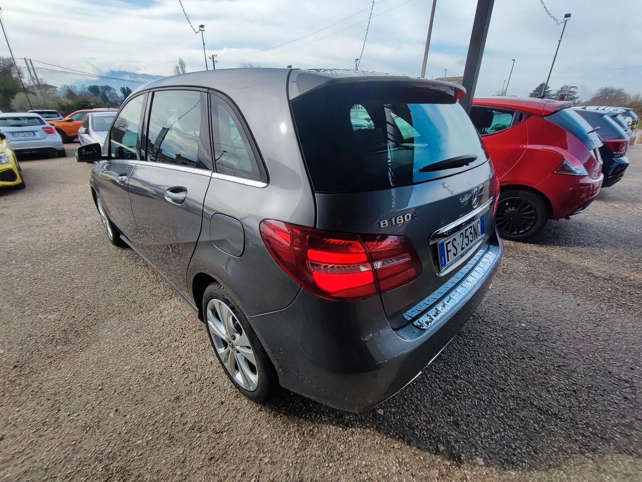 Mercedes-benz B 180 d Premium