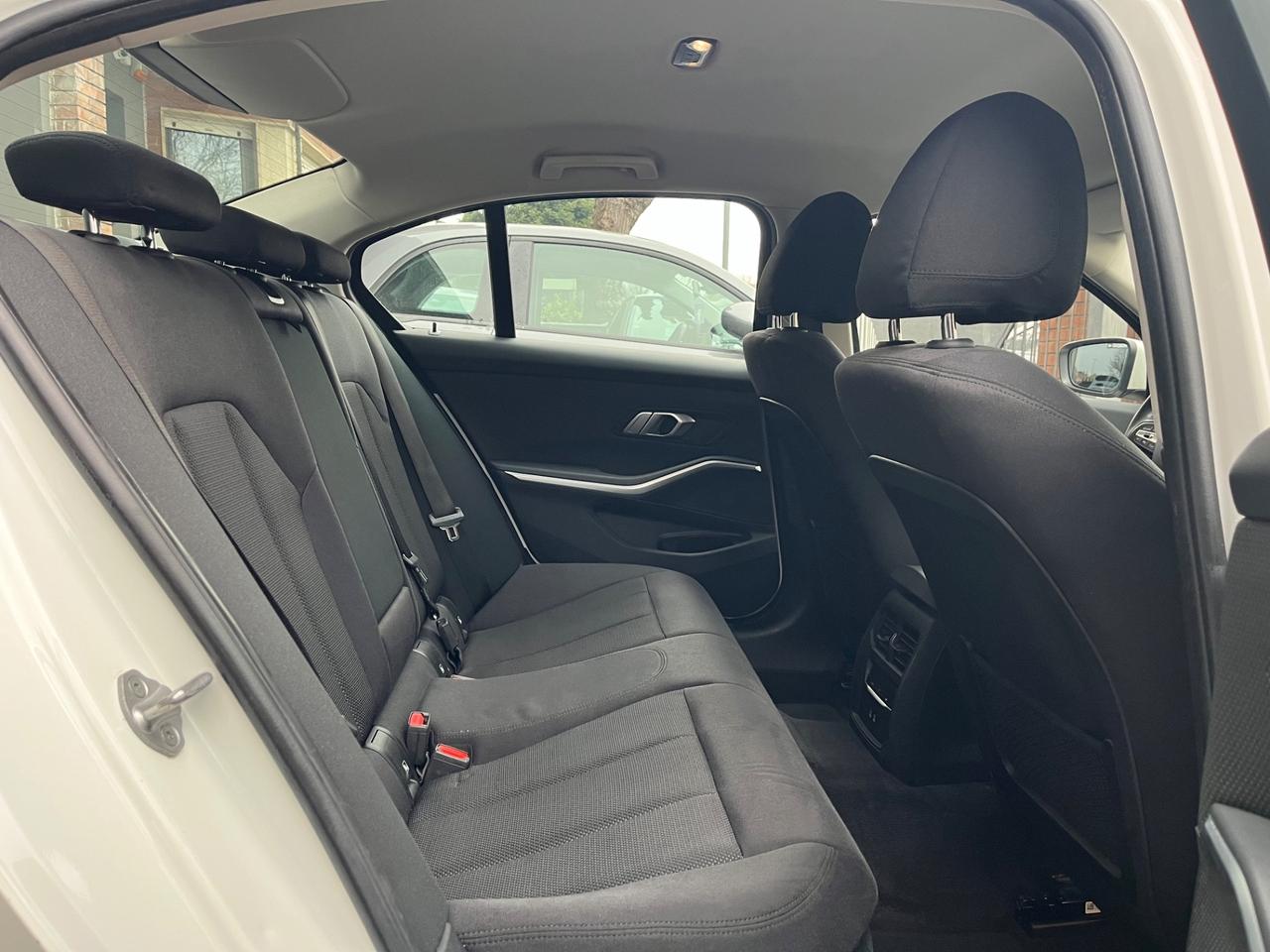 Bmw 318d 48V Business Advantage