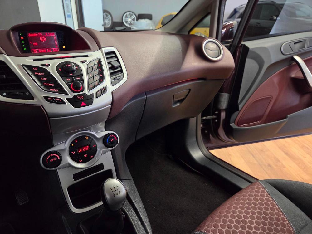 Ford Fiesta 5 Porte Fiesta 5p 1.4 16v Titanium Gpl