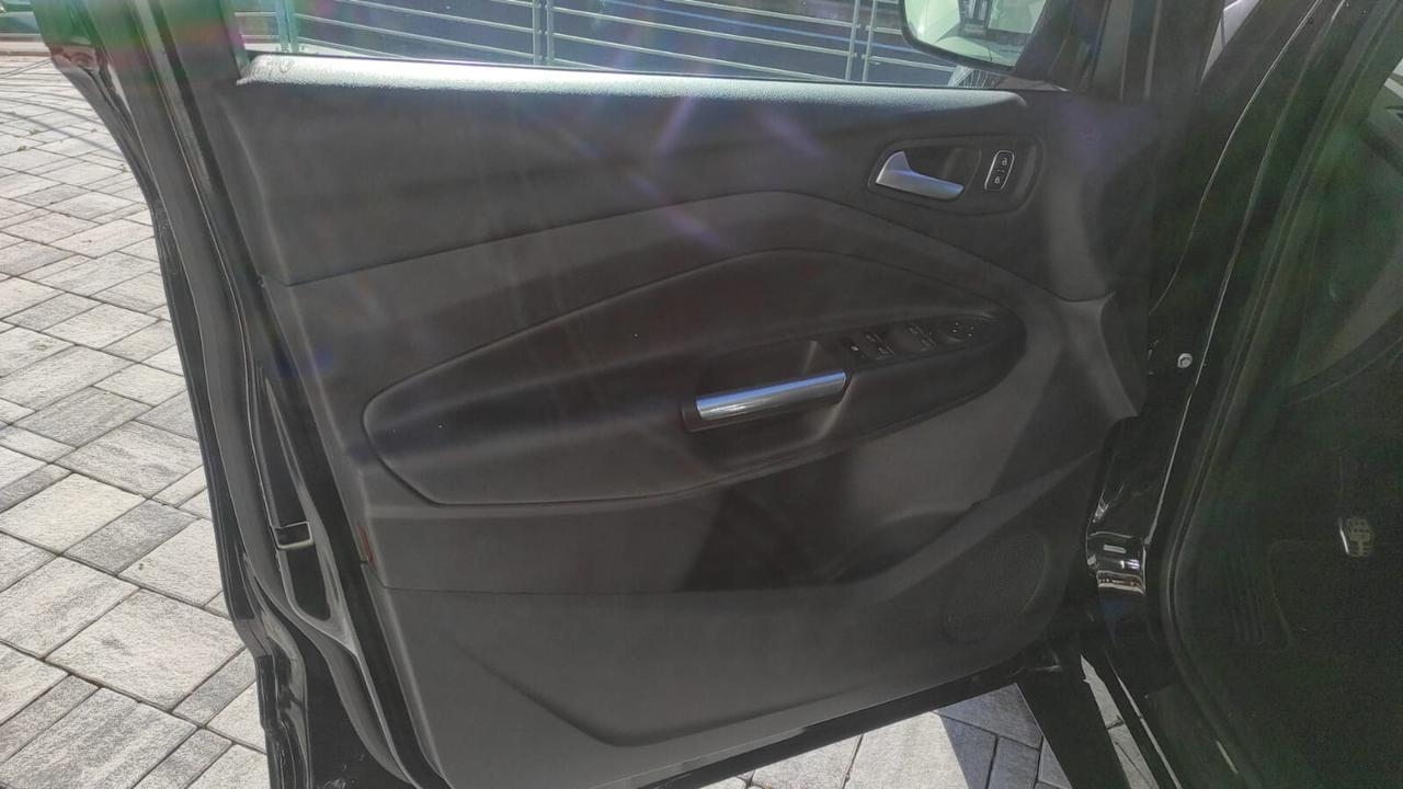 FORD KUGA 1.5 ECOBOOST BENZINA 120CV 2WD ST-LINE