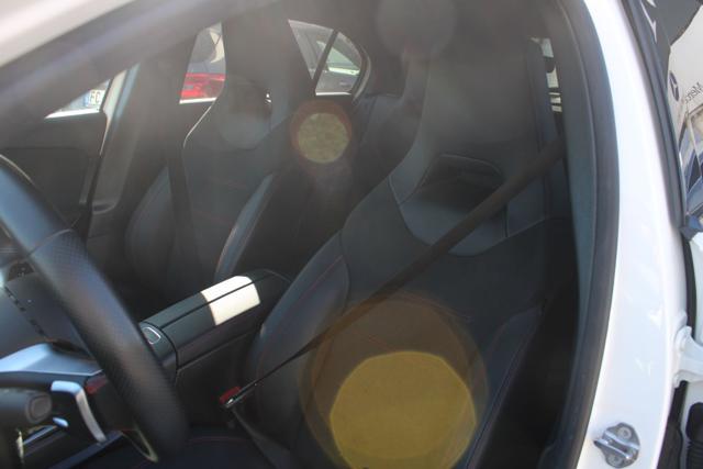 MERCEDES-BENZ A 180 d Automatic AMG Line Premium