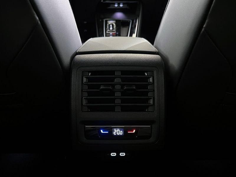 Volkswagen Golf Variant 1.5 eTSI ACT R-Line Plus DSG
