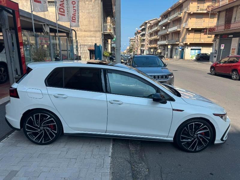 Volkswagen Golf 2.0 TSI GTI DSG