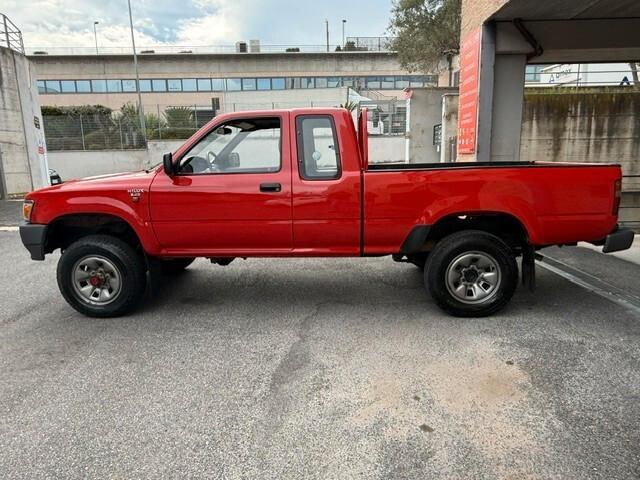 Toyota Hilux 2.4 diesel Pick-up