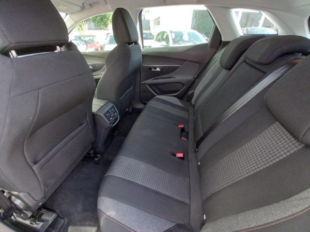 PEUGEOT 3008 BlueHDi 130 S&S EAT8 Business