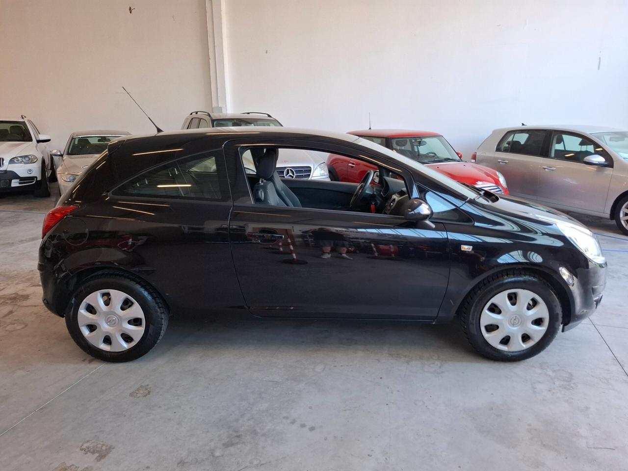 Opel Corsa 1.2 3 porte Sport