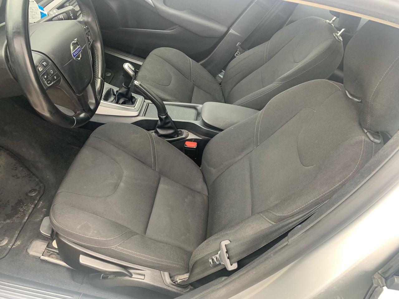 Volvo V40 D2 1.6 Summum 2015 233.000 KM