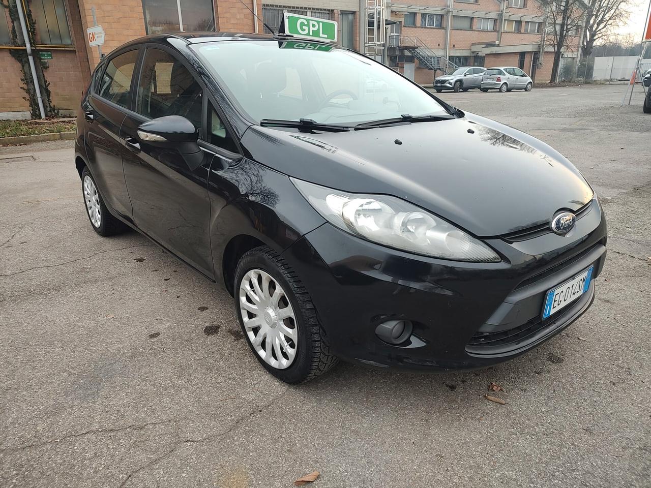 Ford Fiesta 1.4 96CV aut. 5 porte Titanium, BENZINA\GPL, OK NEOPATENTATI.
