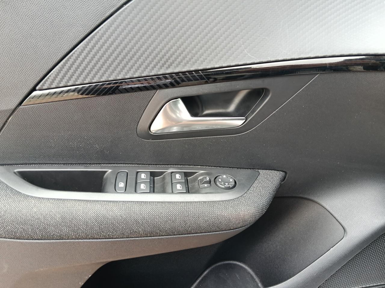 Peugeot 208 PureTech 100 Stop&Start 5 porte Style