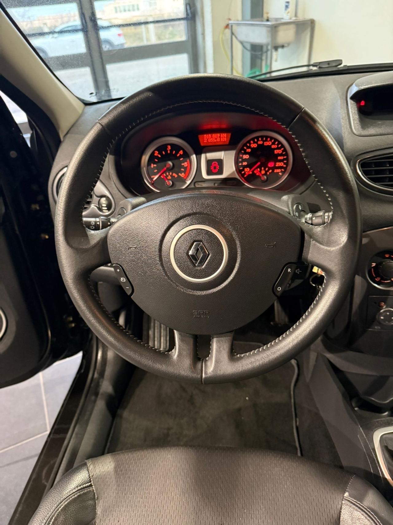 RENAULT CLIO 1.5 -NEOPATENTATI-UNICO PROPRIETARIO