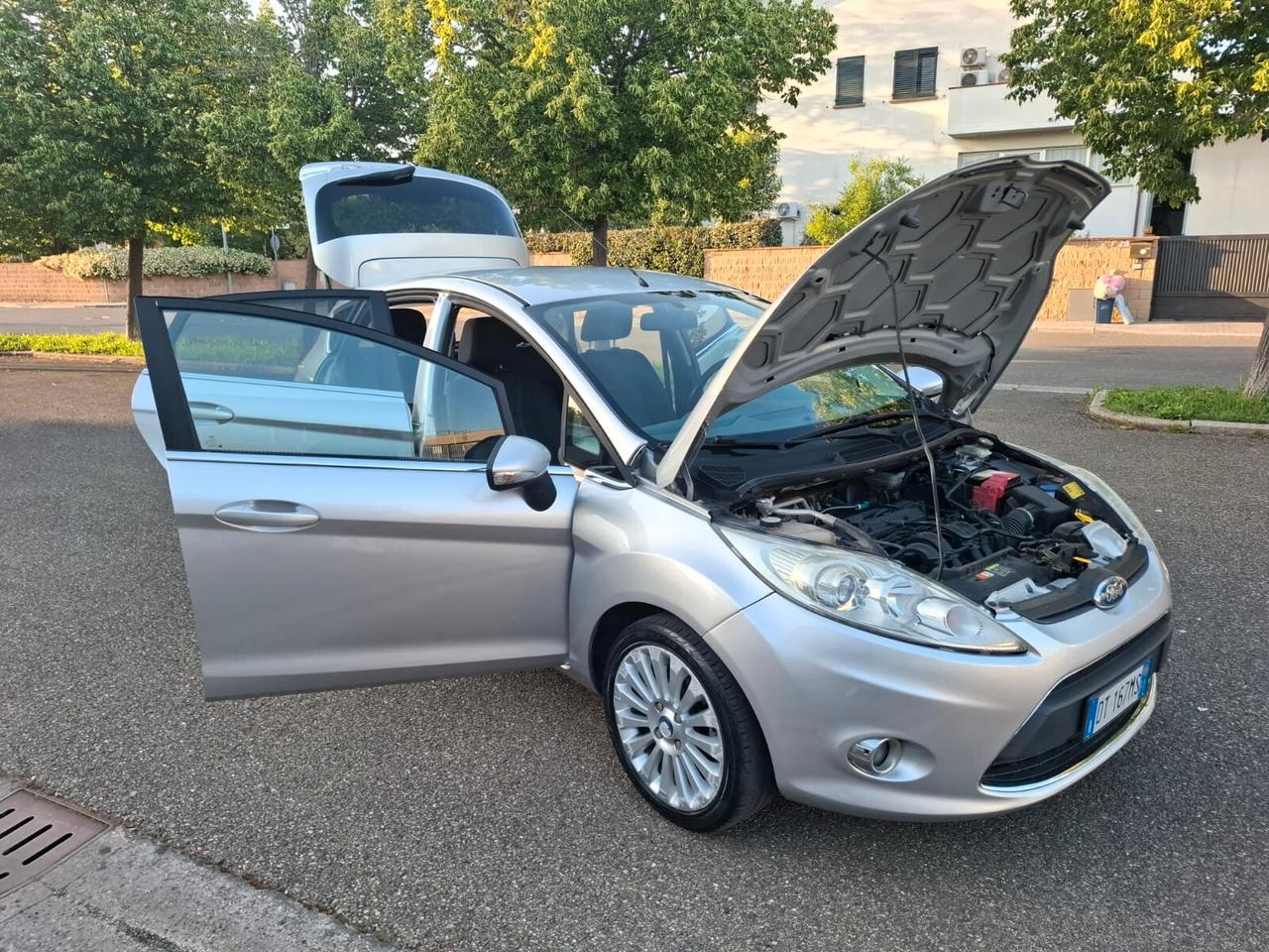 Ford Fiesta 1.2 5 porte SOLAMENTE 60.000 KM
