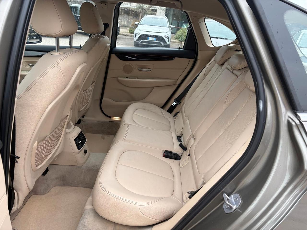 Bmw 2er Active Tourer 216d Luxury