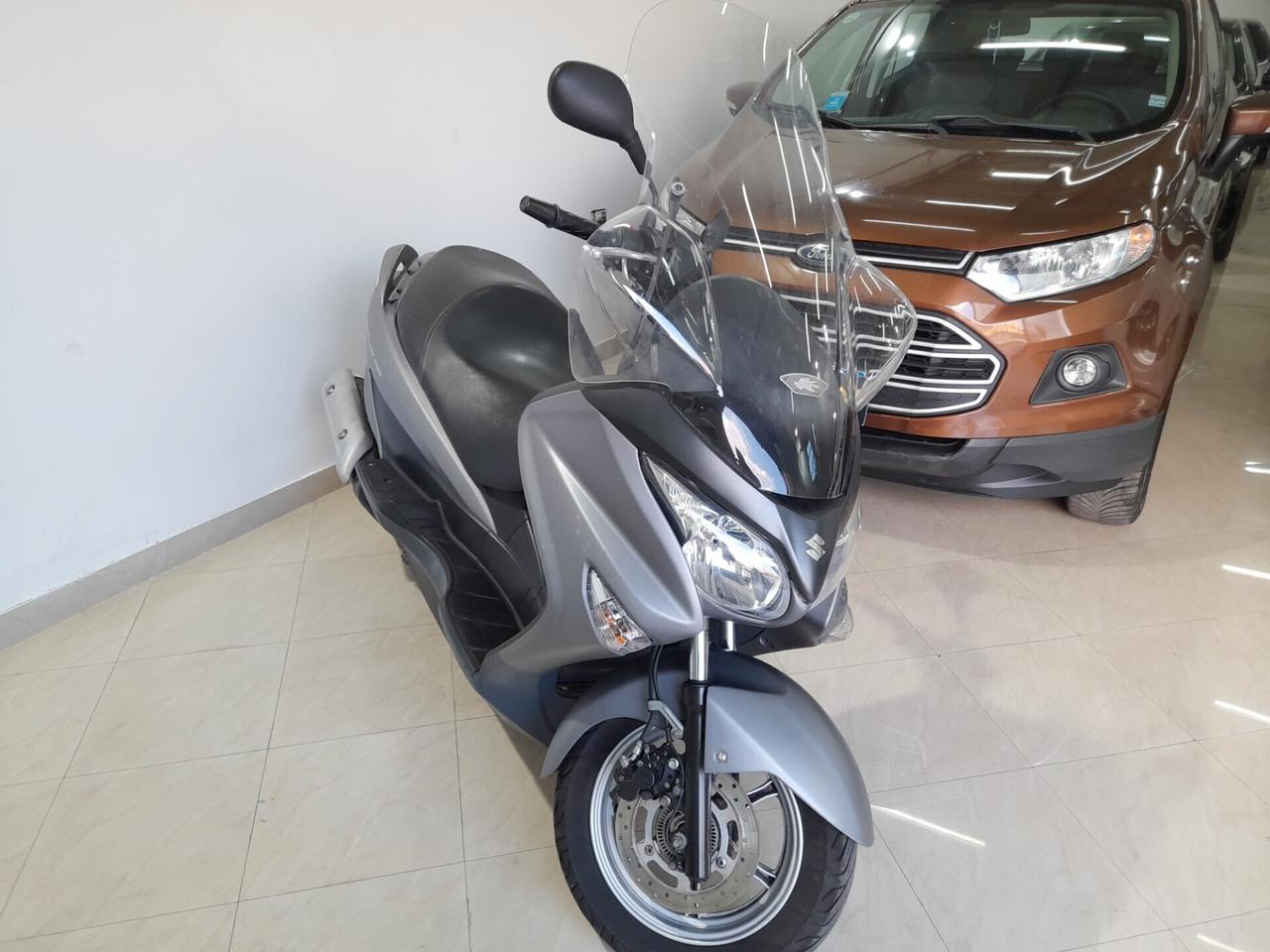 Suzuki Burgman 200 2025