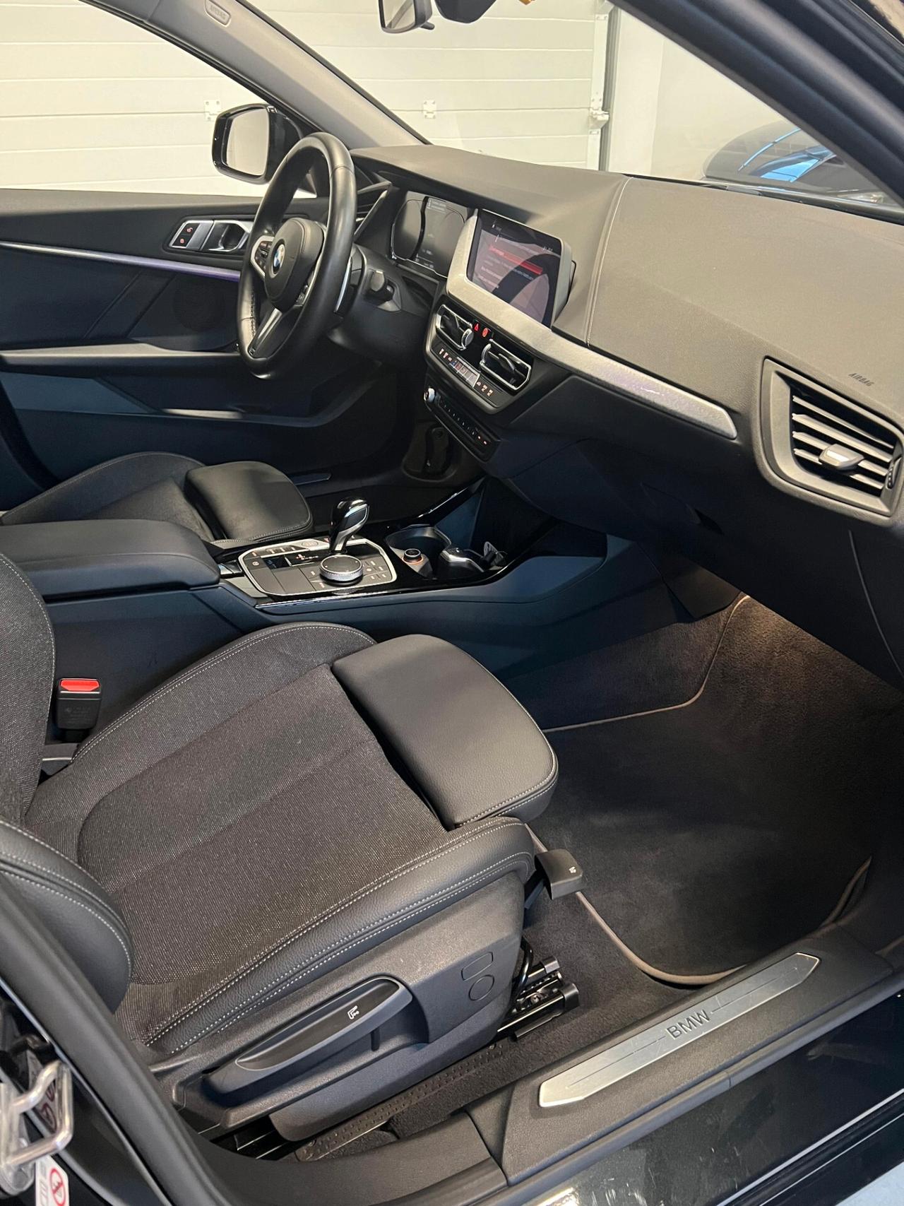 Bmw 118 118d 5p. Msport