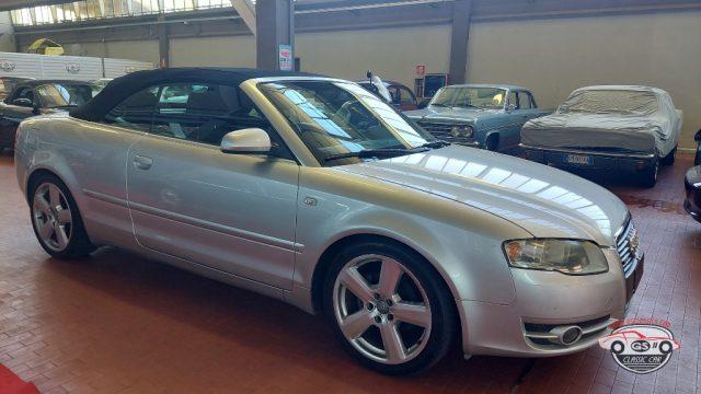 AUDI A4 Cabriolet 2.0 TDI S Line