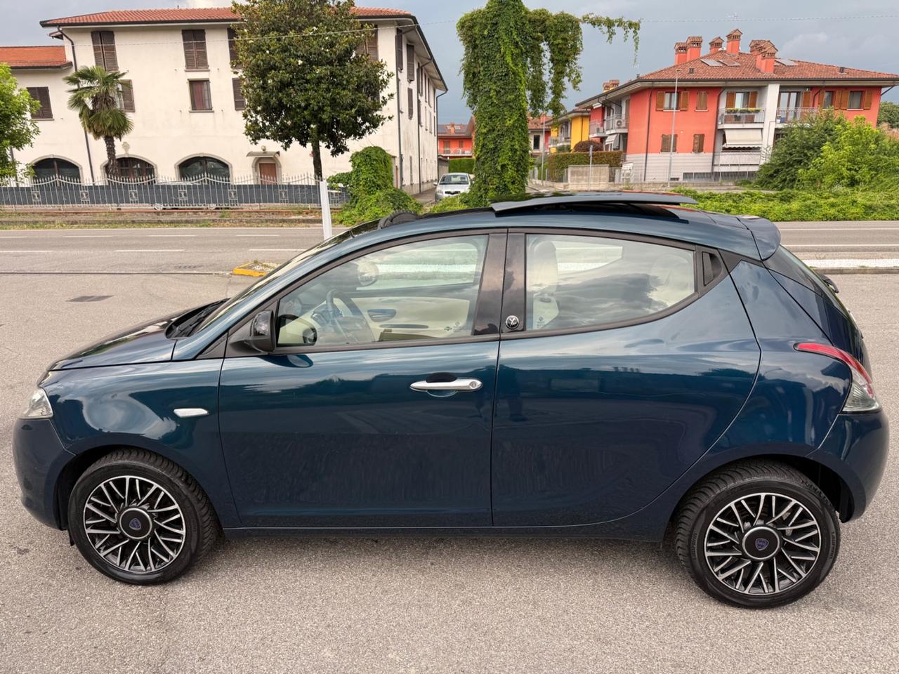 Lancia Ypsilon 1.3 MJT 16V 95 CV 5 porte S&S 30th Anniversary