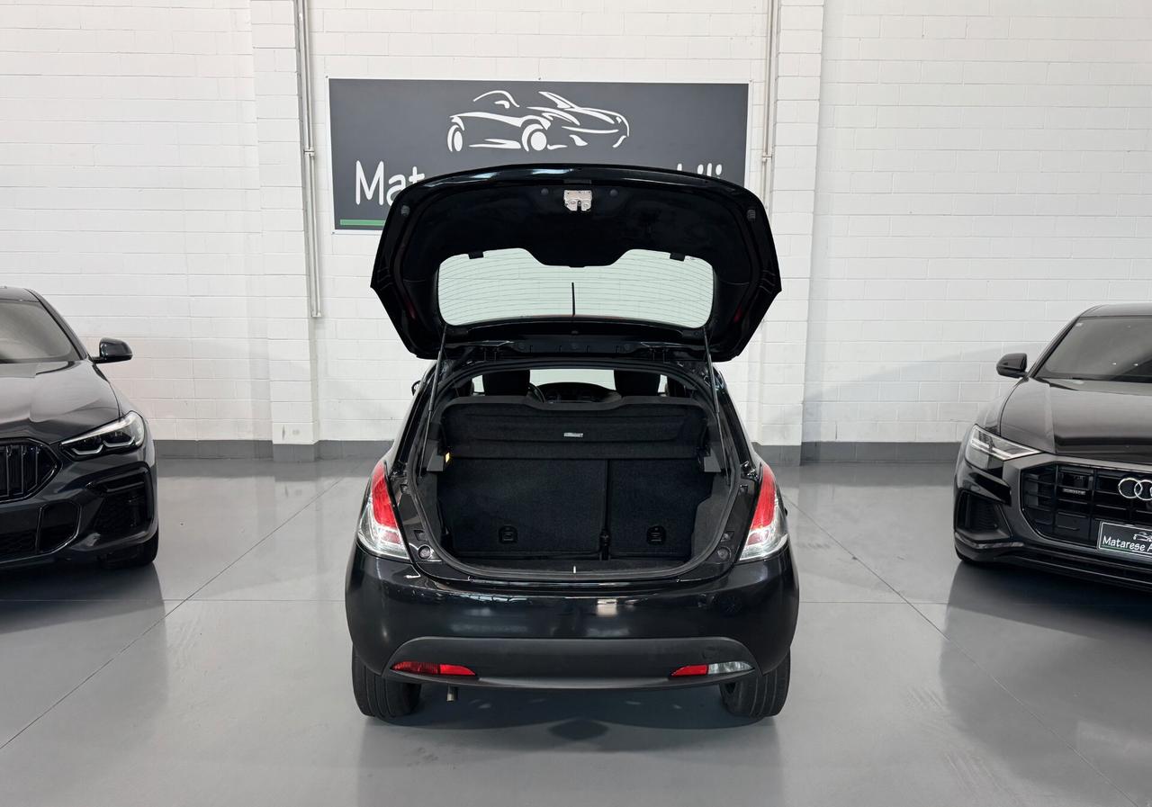 Lancia Ypsilon Hybrid 5p 1.0cc 70cv Bluetooth+Clima OK Neopatentati