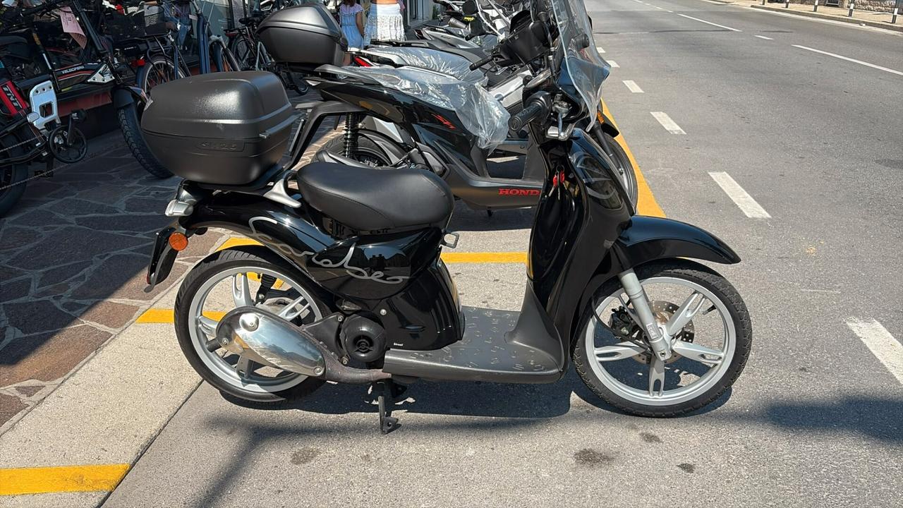 Aprilia Scarabeo 50 2T nero 03/2012