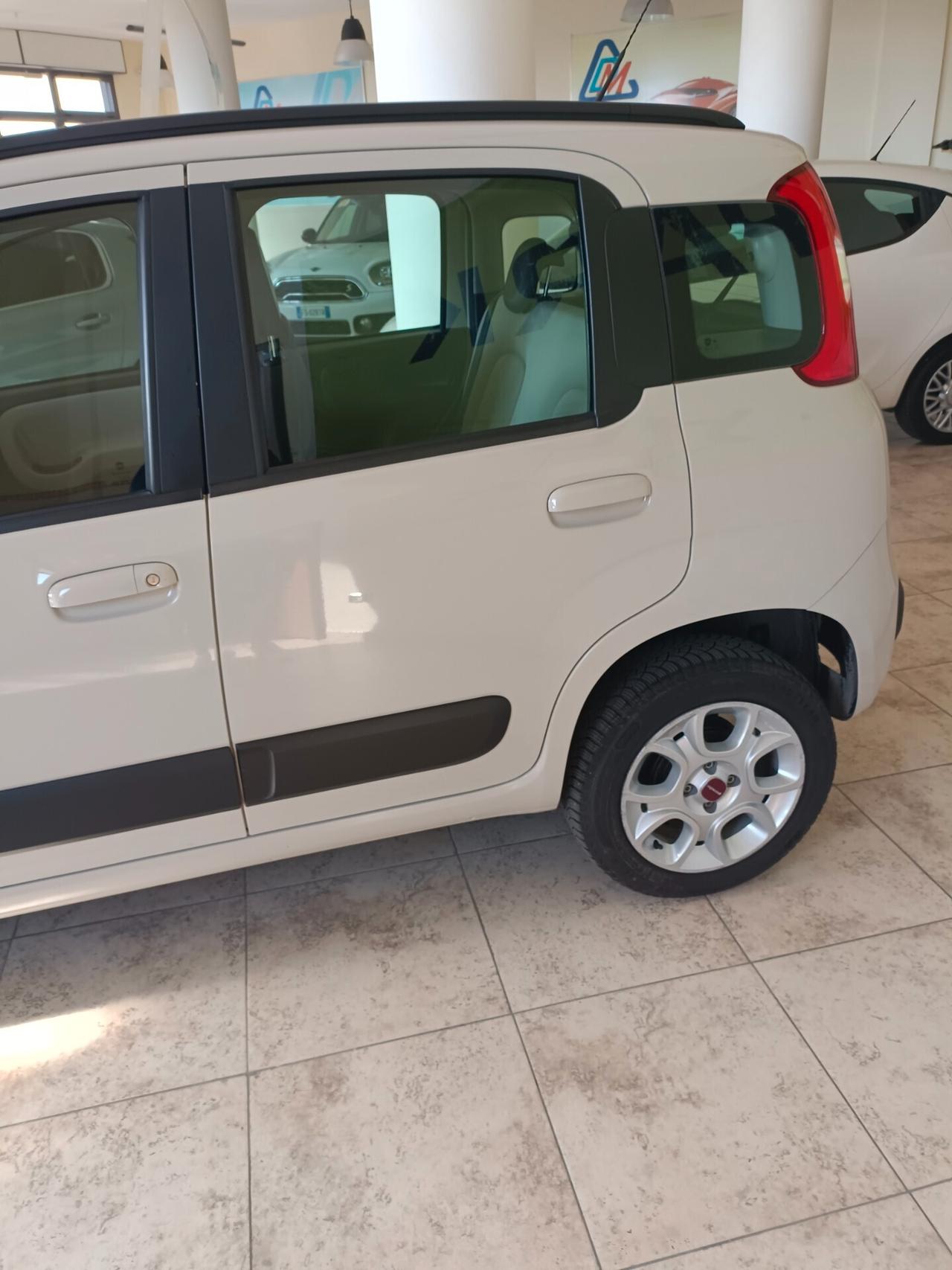 Fiat Panda versione lounge natural power