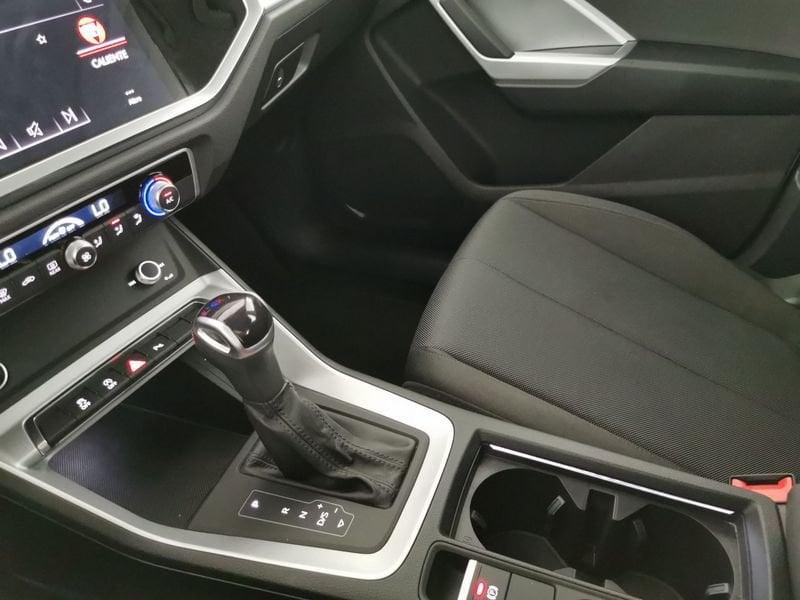 Audi Q3 35 2.0 tdi Business Advanced s-tronic