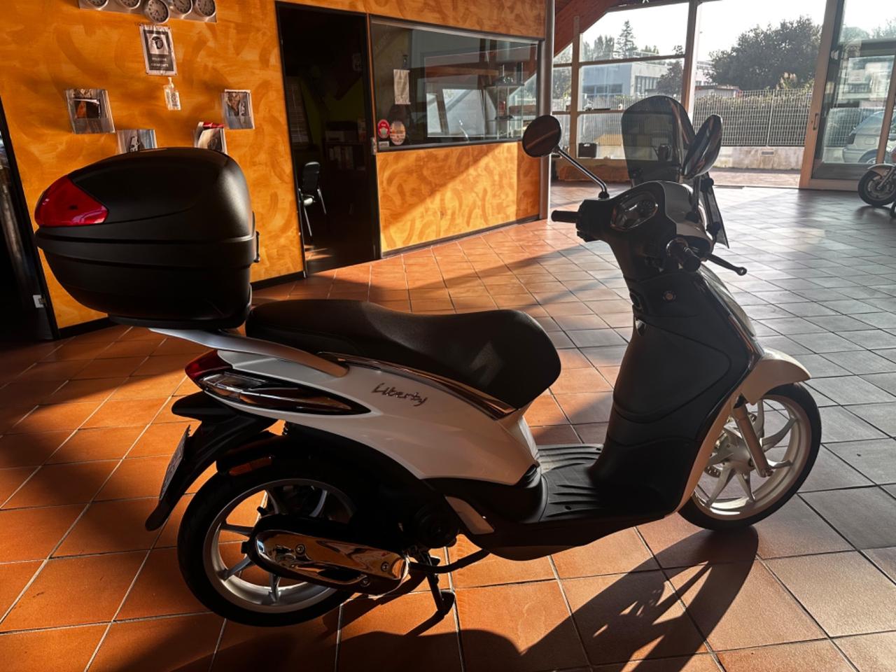Piaggio liberty 50 pari al nuovo 700 km percorsi