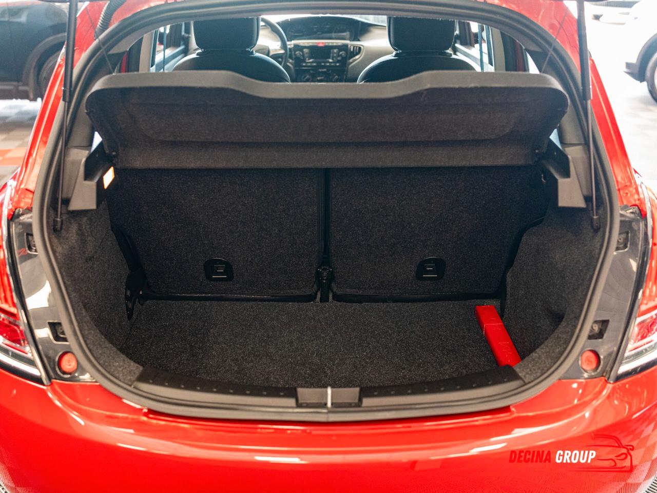 Lancia Ypsilon 1.0 FireFly Hybrid Silver 70 cv