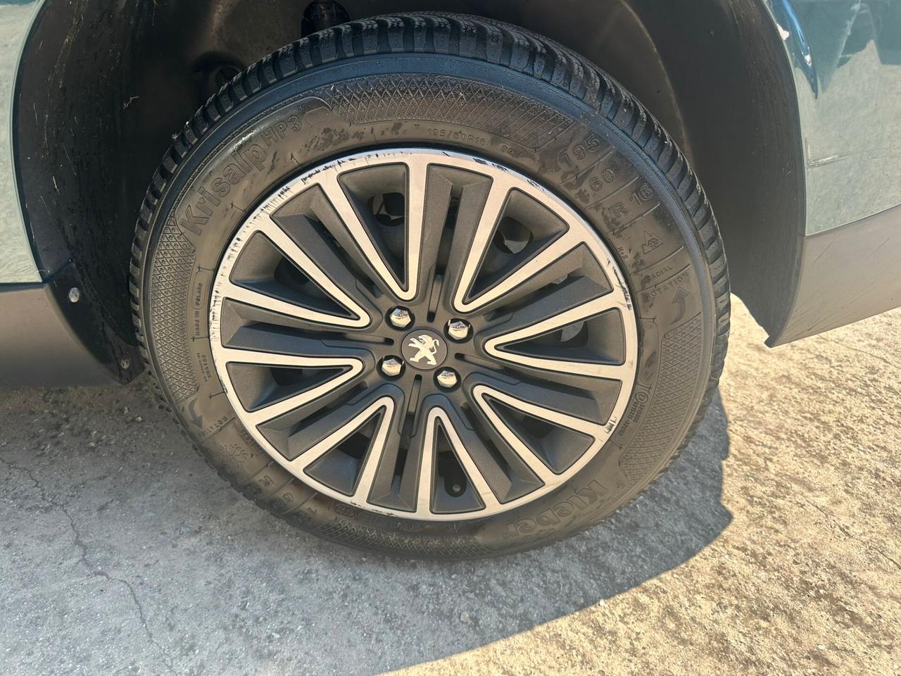 Peugeot 2008 BlueHDi 100 S&S Allure