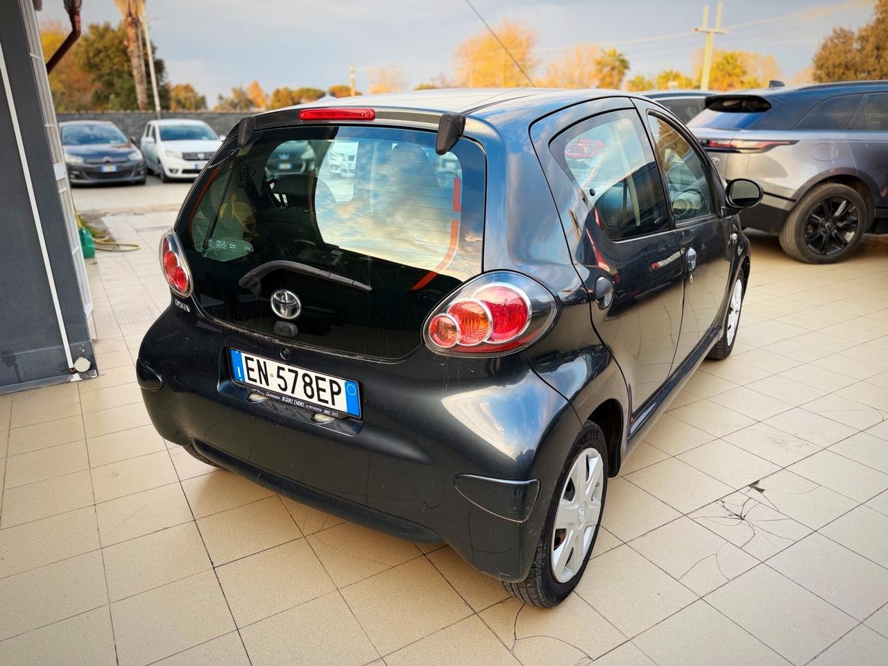 Toyota Aygo 1.0 12V VVT-i 3 porte Lounge Connect