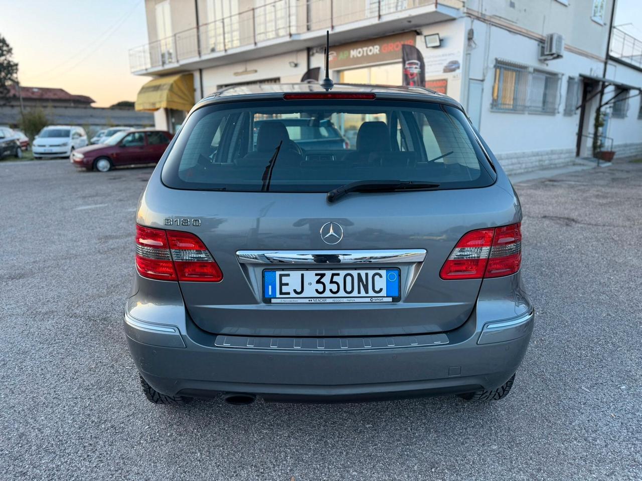 Mercedes-benz B 180