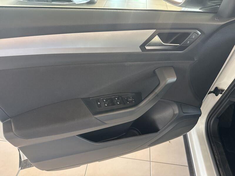 Volkswagen T-Roc 1.0 TSI Life TELECAMERA POST - VOLANTE+SEDILI RISCALDATI