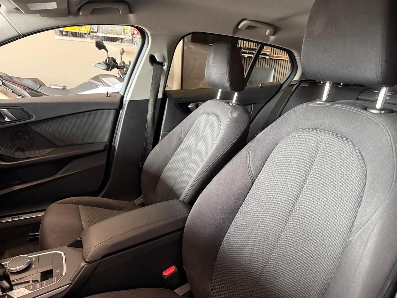 Bmw 116 116d 5p. Business