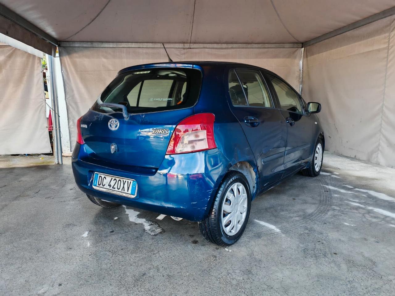 Toyota Yaris 1.0 5 porte Sol