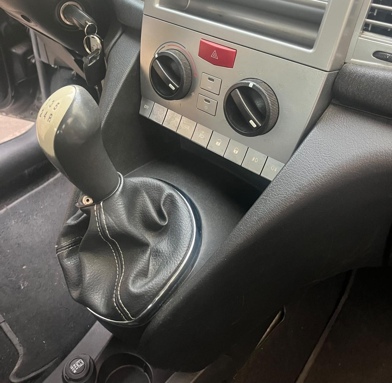 Lancia Ypsilon 1.3 MJT 75 CV 111000km TAGLIANDATA