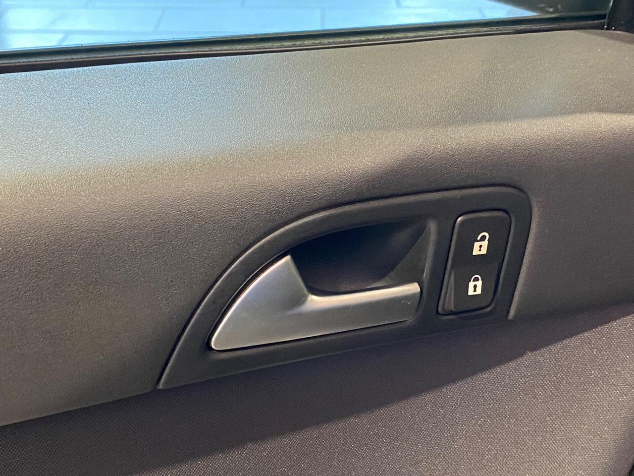 Volvo V50 1.6D 2012 • Spaziosa e sicura
