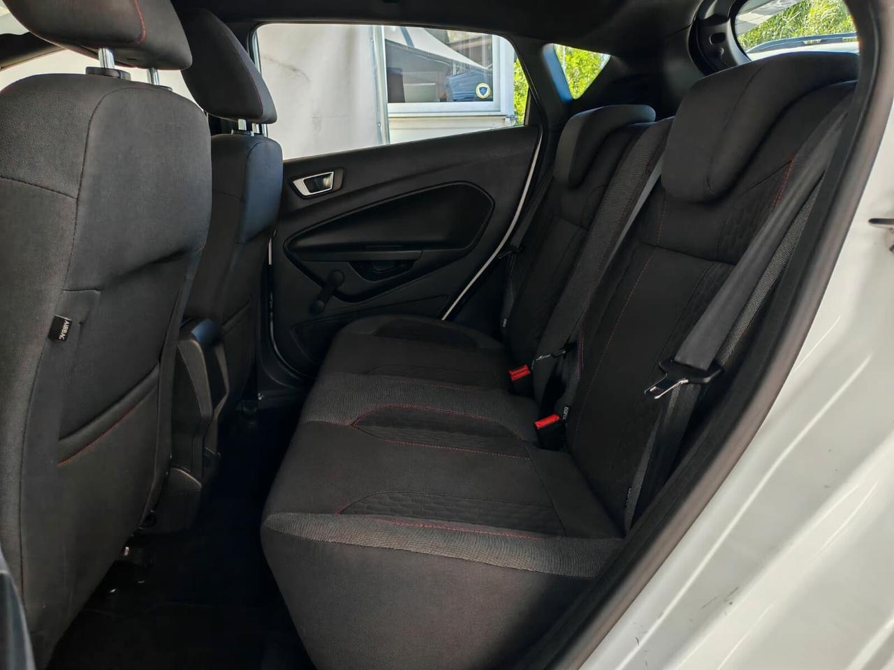 Ford Fiesta 1.5 TDCi 75CV 5 porte ST-Line