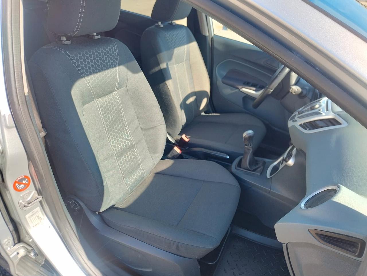 Ford Fiesta 1.4 TDCi 68CV 5 porte Titanium