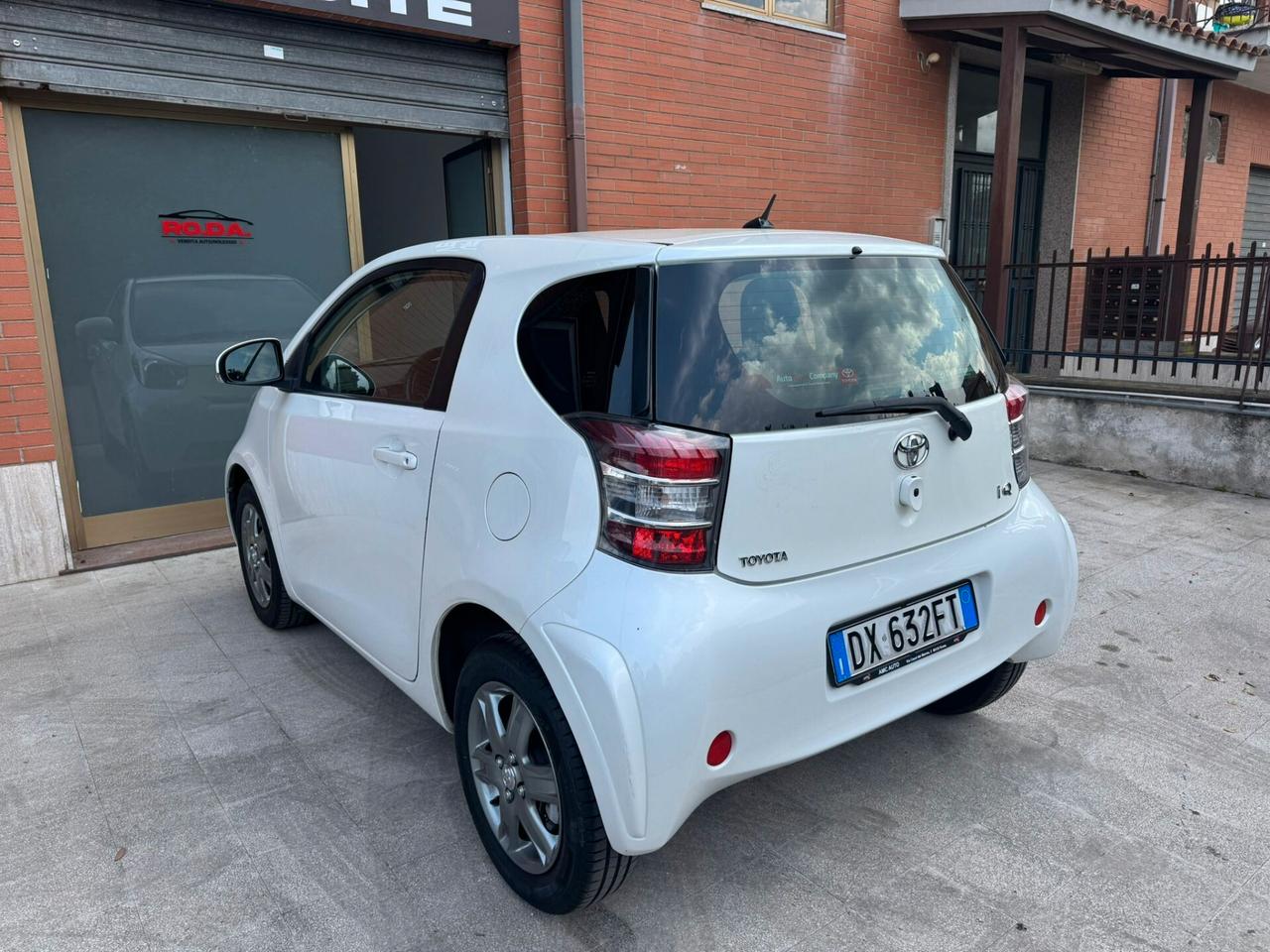 Toyota iQ 1.0 Sol