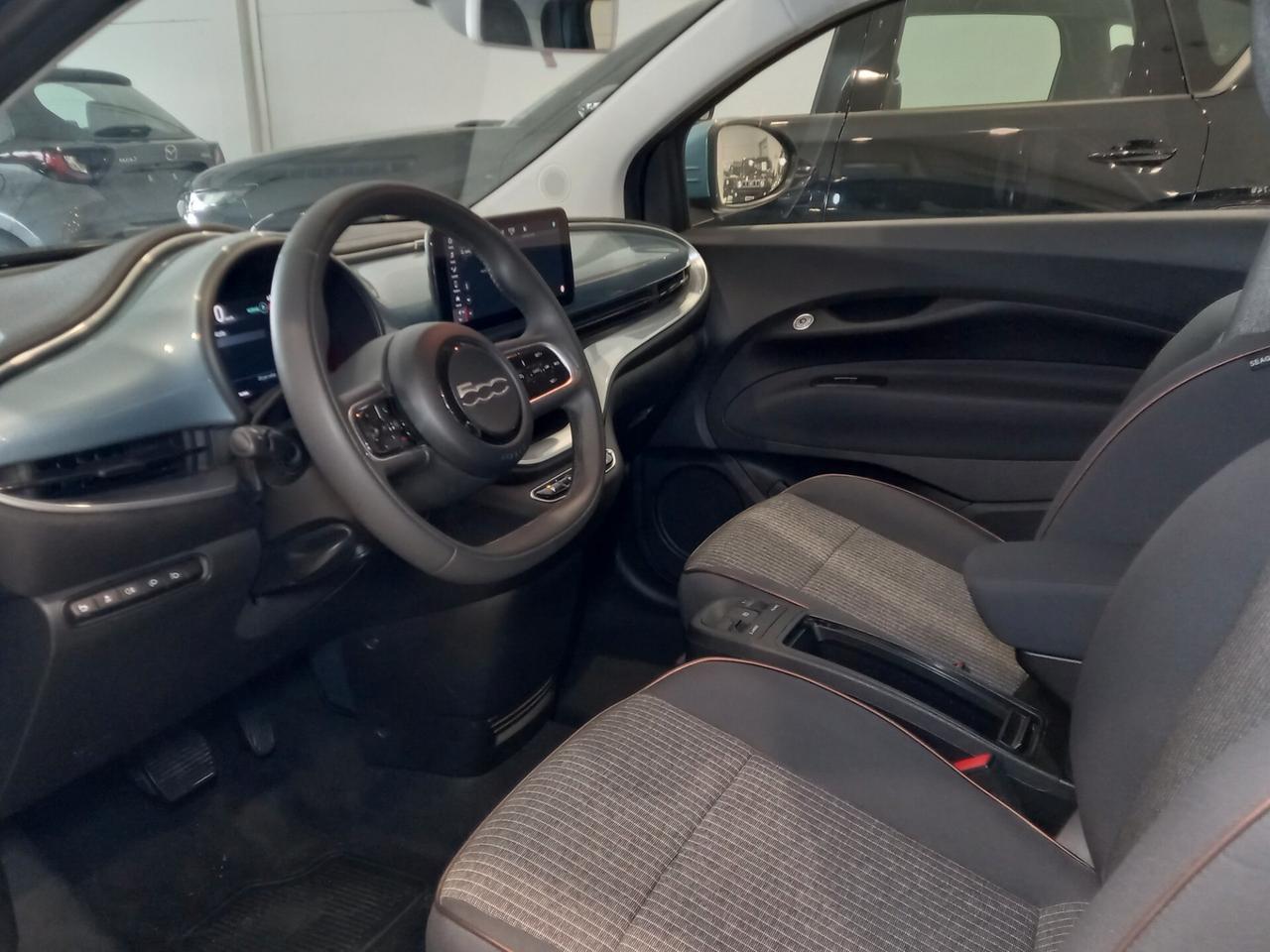 Fiat 500e 42 kWh Icon 30.000 KM