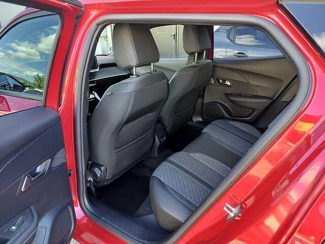 Peugeot 2008 PureTech 130 S&S EAT8 Allure