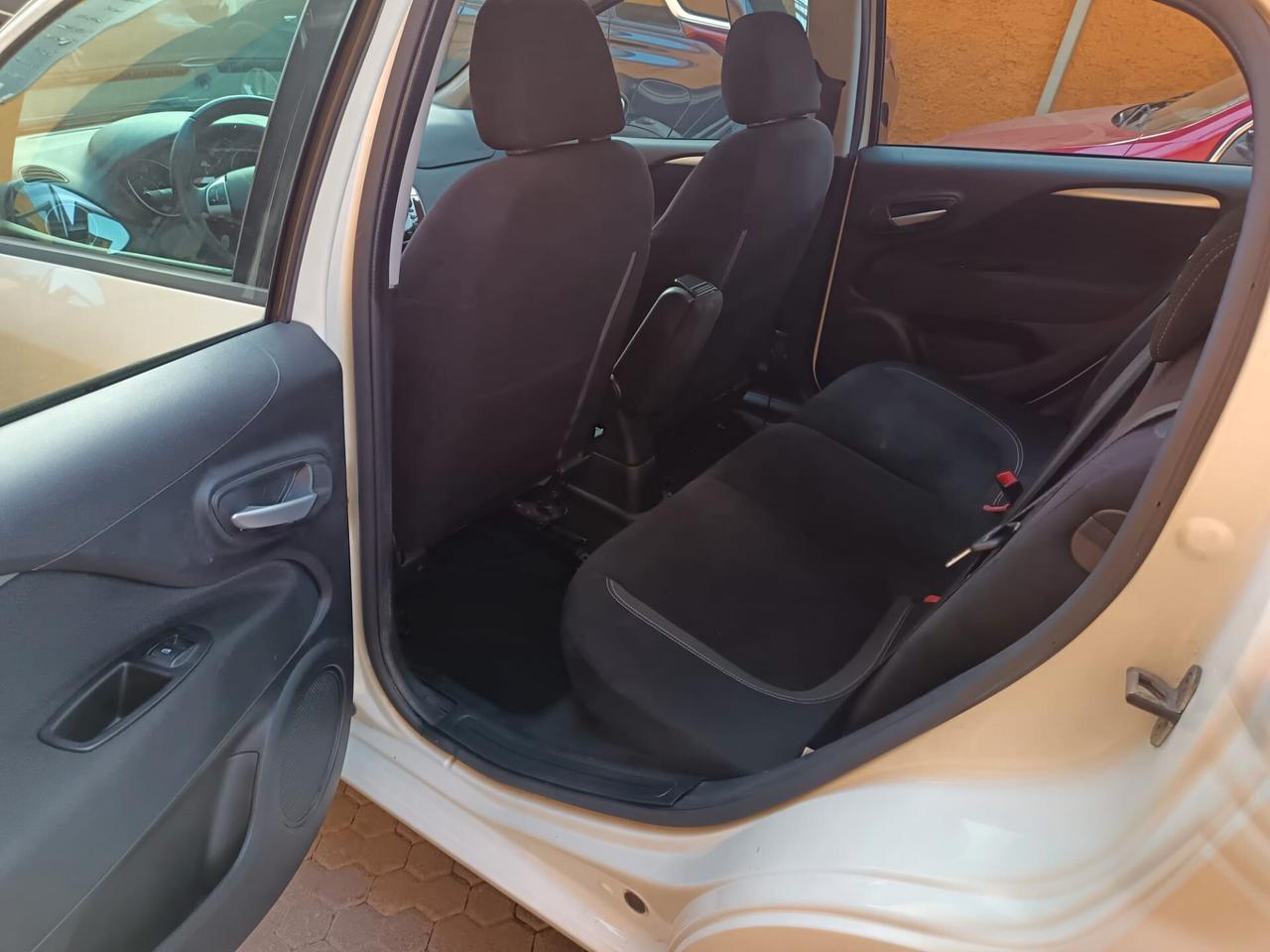 Fiat Punto 1.4 S&S 8V 5 porte Lounge gpl con tetto panoramico elettrico