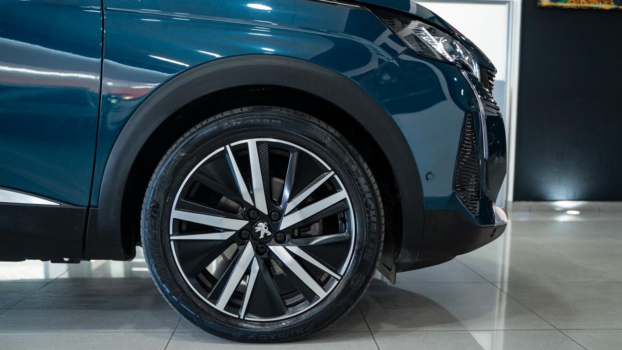 Peugeot 3008 1.5 BLUEHDI GT PACK SES 131 CV EAT8 AUTO FOCAL VIR