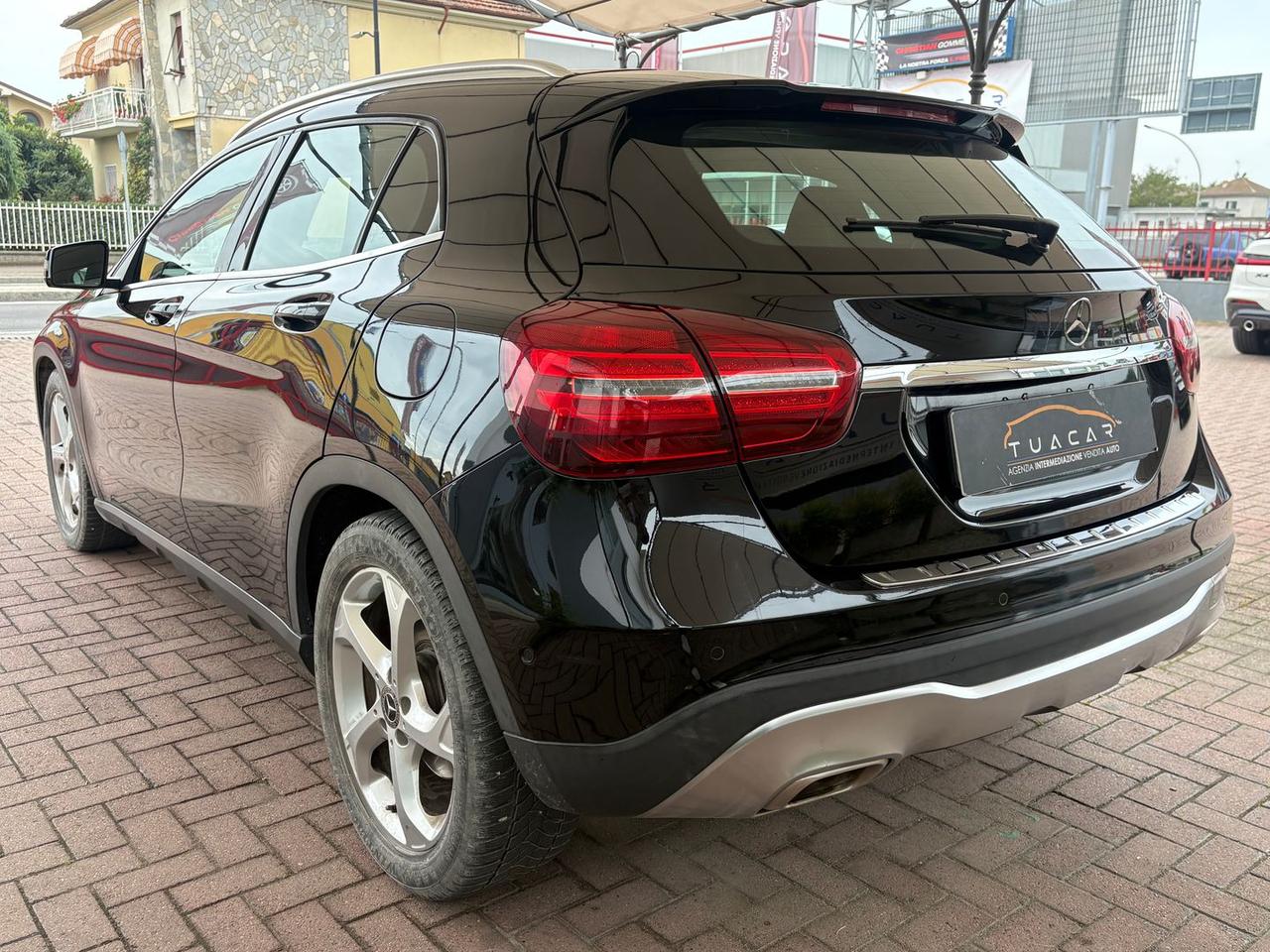 Mercedes-Benz GLA 200 200 D Premium #50687