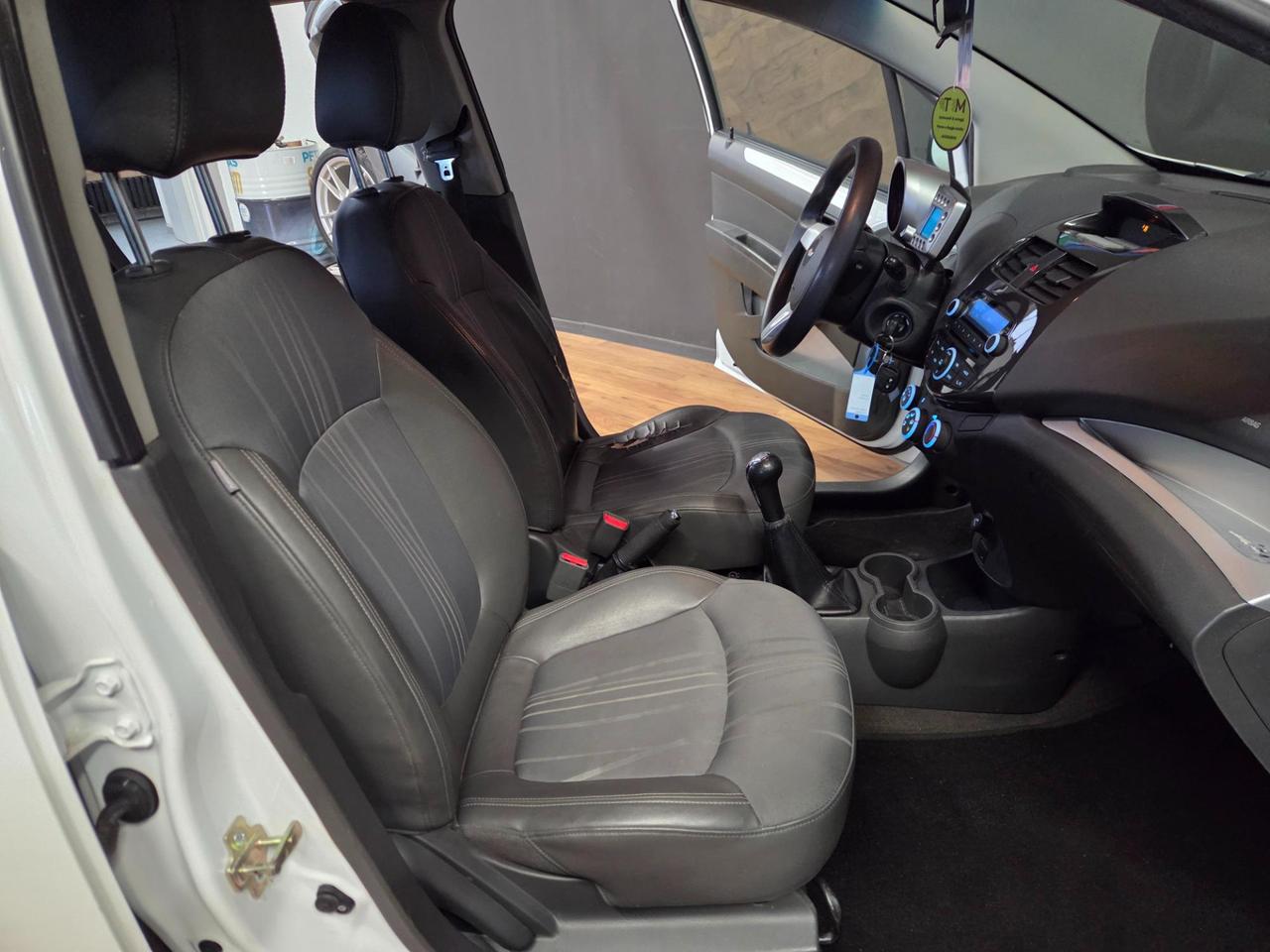 Chevrolet Spark 1.0 LT