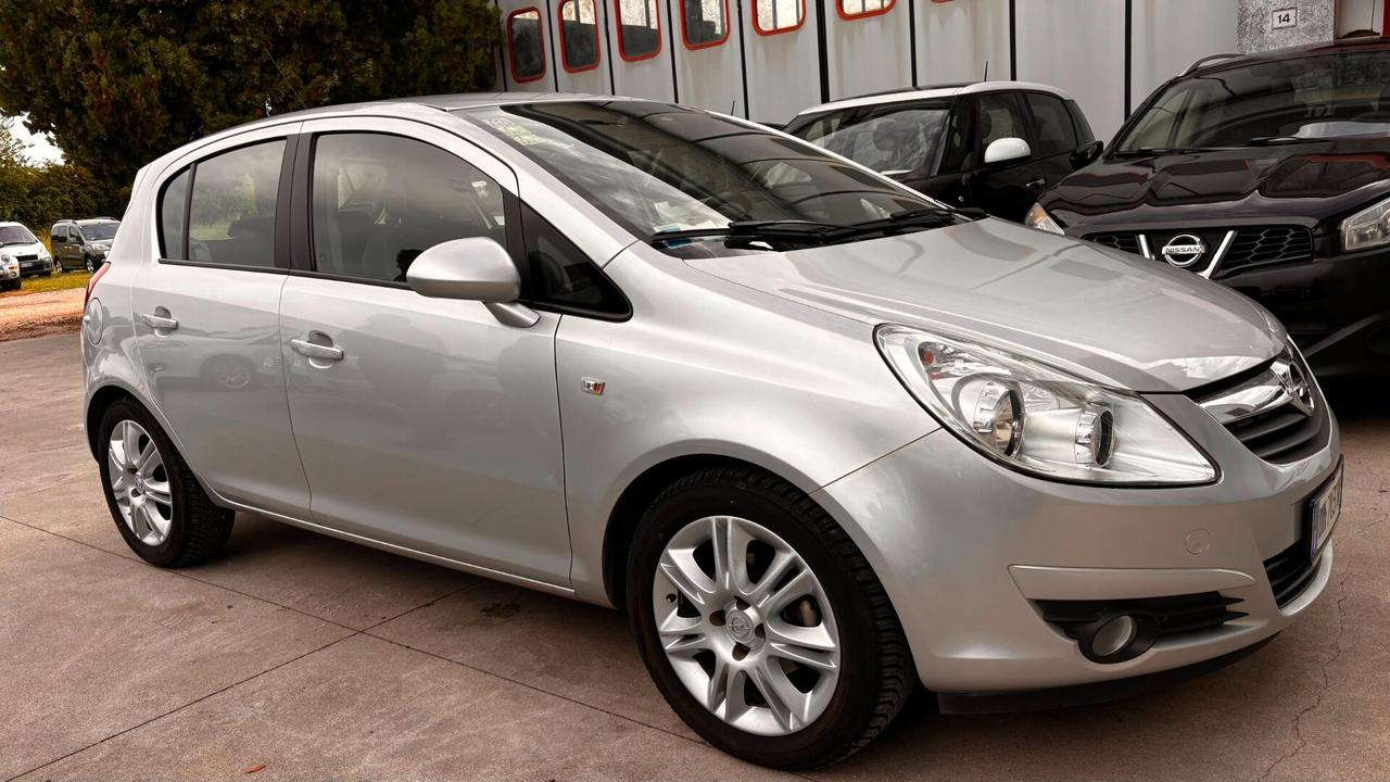 Opel Corsa 1.4 16V 5 porte Enjoy