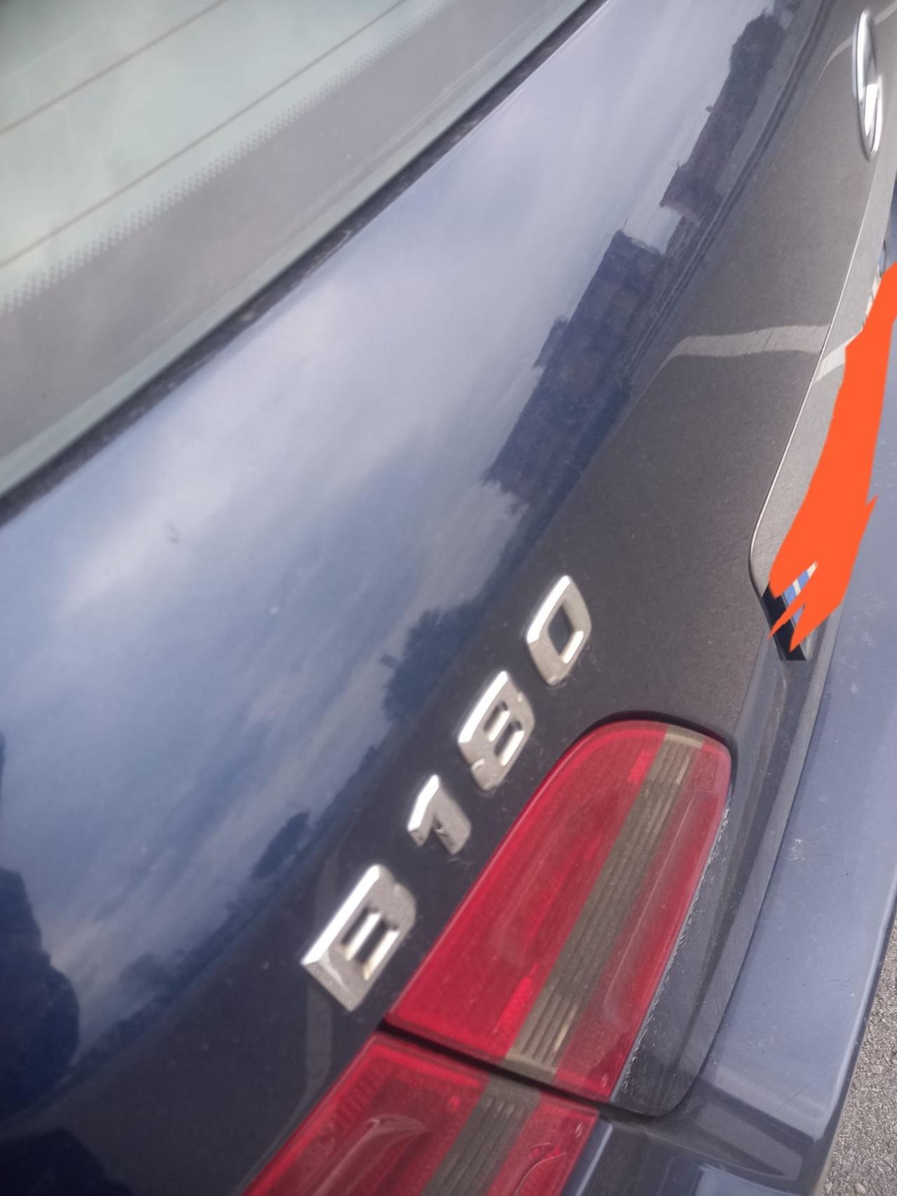 Mercedes-benz B 180 2010.
