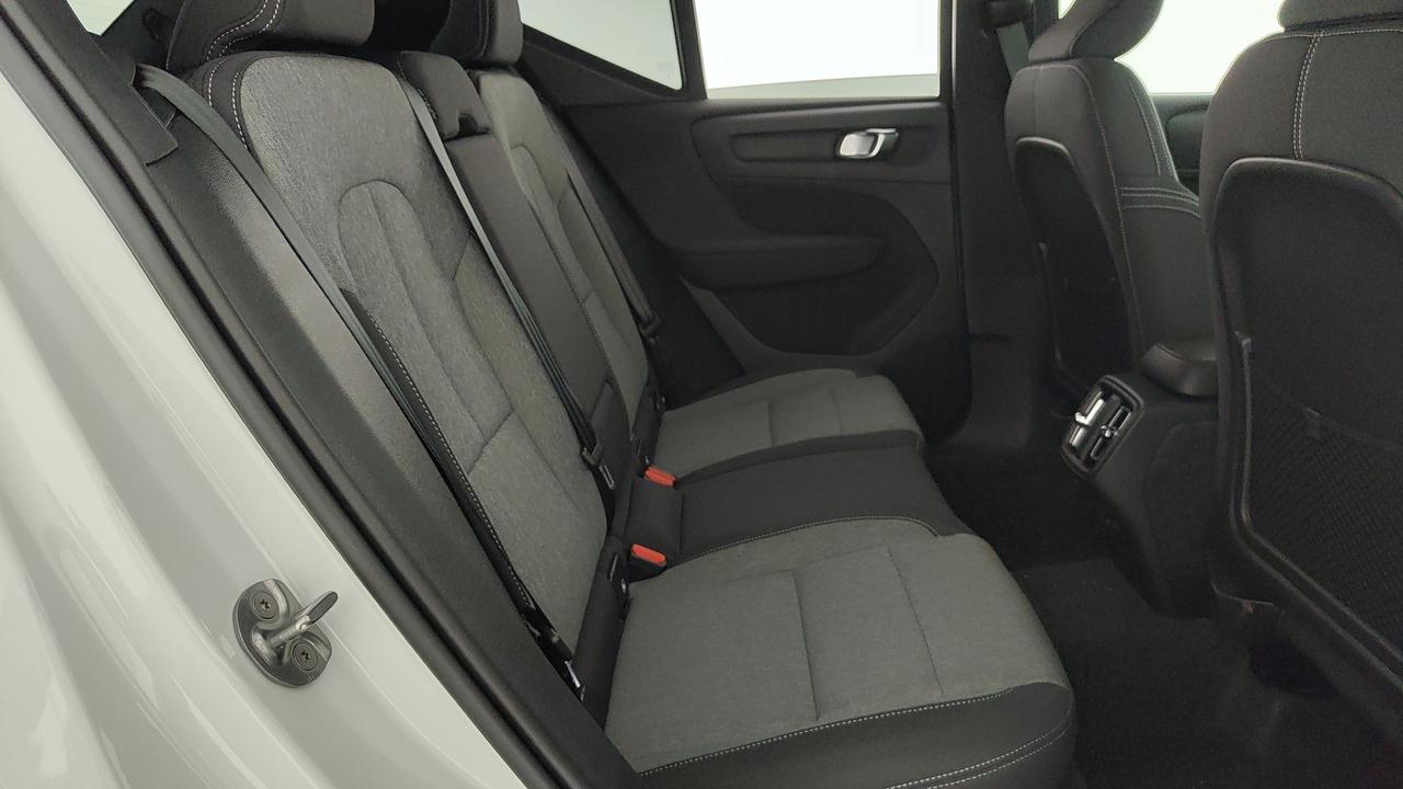 VOLVO XC40 2.0 b3 Plus Dark auto