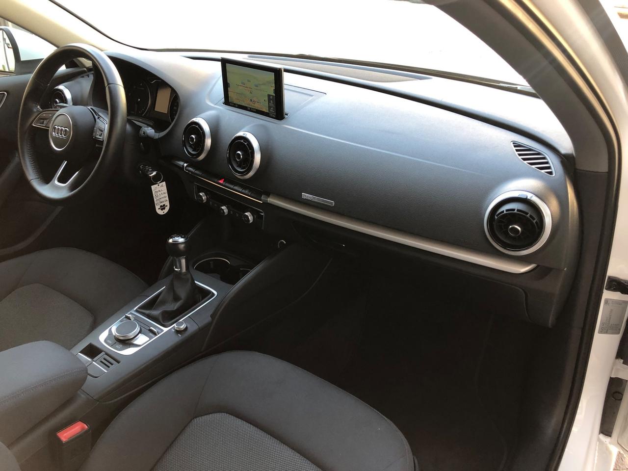 Audi A3 SPORTBACK 1.6TDI 110CV Design FULL/LED/NAV