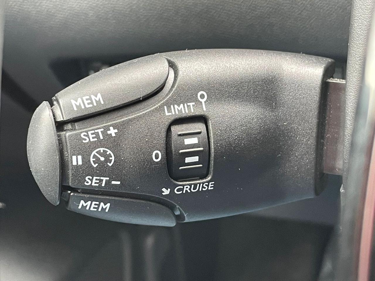 Peugeot 208 PureTech 100 Stop&Start 5 porte Allure